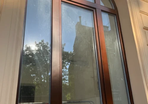 rekonstrukce bytů a komerčních prostorů v budově