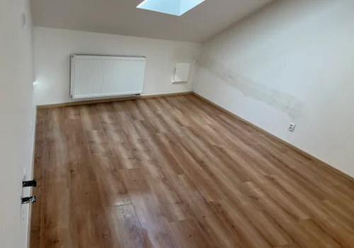 rekonstrukce bytů a komerčních prostorů v budově